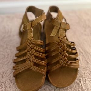 Brown sandals women’s size 7